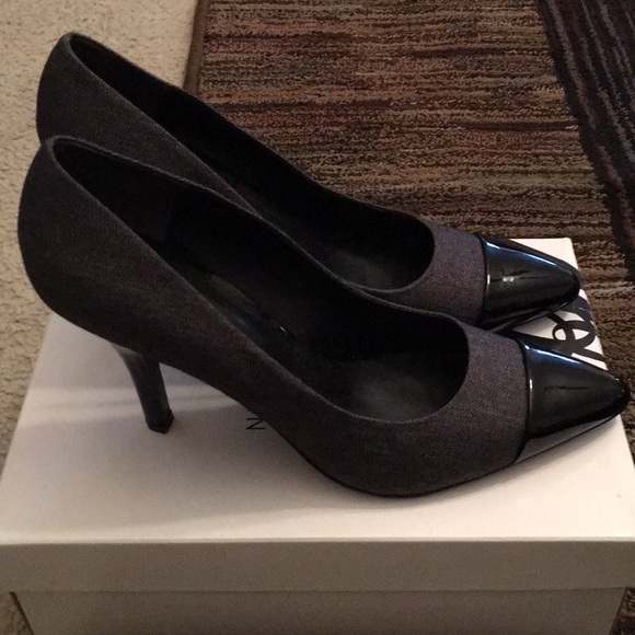 Nine West Two Toned Pump - Picture 3 of 6
